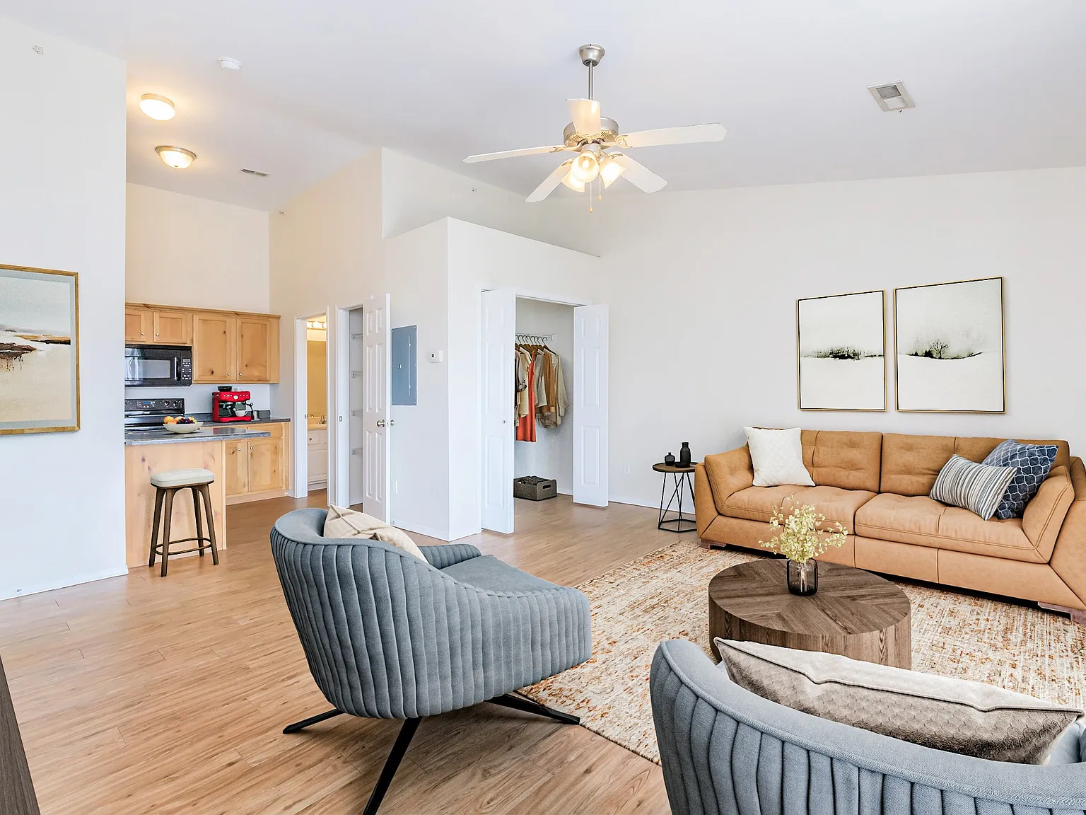 Sandstone Heights Apartments — Photo 3