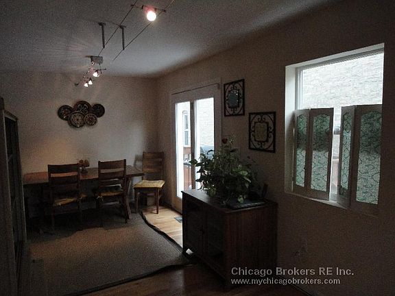 3rd image of 2113 Kedzie Ave #C