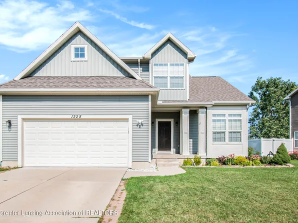 1228 Wildflower Dr, Holt, MI 48842