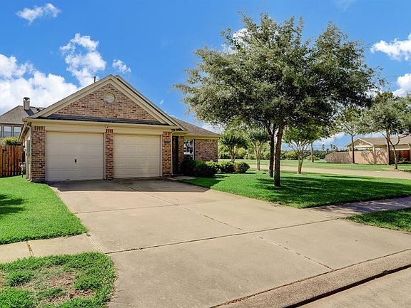 2nd image of 3272 Gladewater Ln