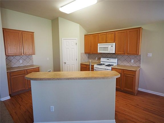 5th image of 1406 Laguna Cv