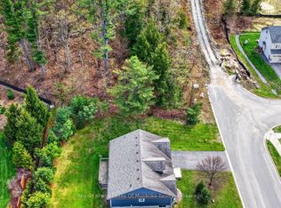 32 Gainsborough Rd, Bracebridge, ON P1L 0A8