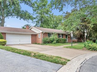23 Briarwood Ln, Saint Charles, MO 63301