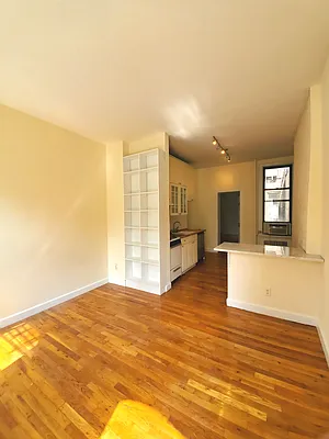 Rented by Nest Seekers International | media 11