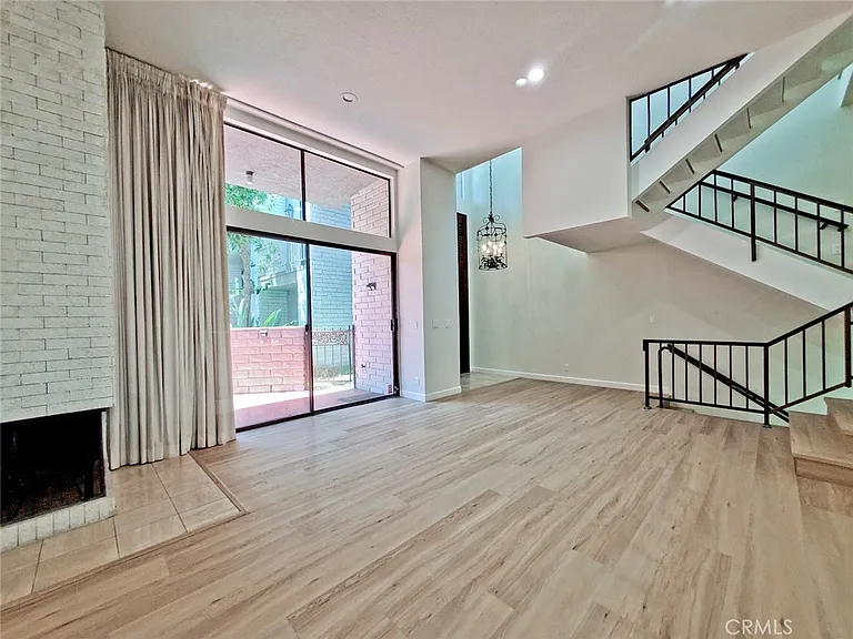 5345 White Oak Ave #G — Photo 7