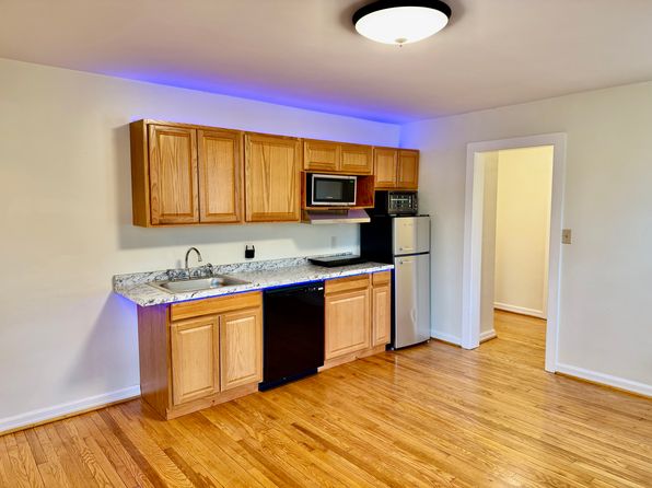 4 Hillside Ave #1