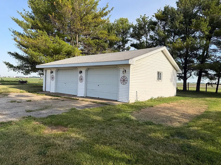 6281 E 5000n Rd — Photo 33