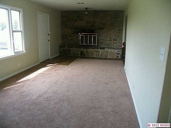 4th image of 437590 E Highway 60
