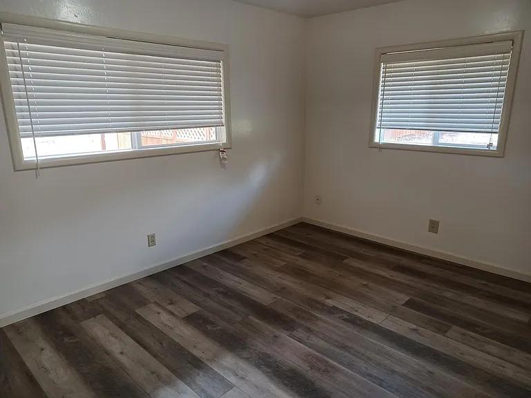 1833 Lawrence St — Photo 10
