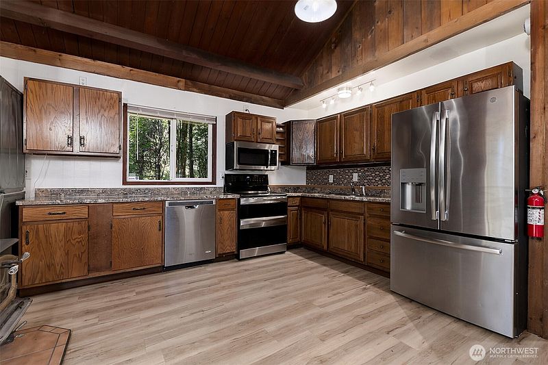4th image of 2461 W Deegan Road W