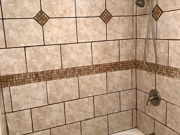 5th image of 2570 Lavender St