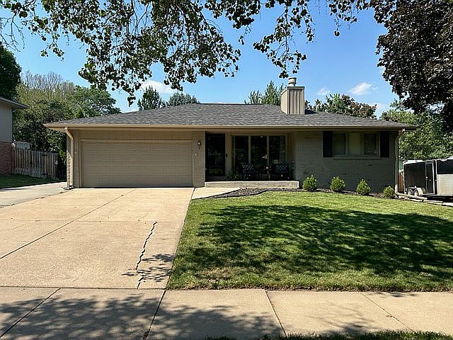 1st image of 6000 Oakridge Dr