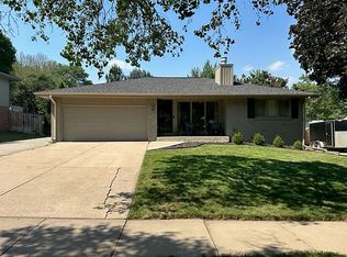 6000 Oakridge Dr, Lincoln, NE 68516