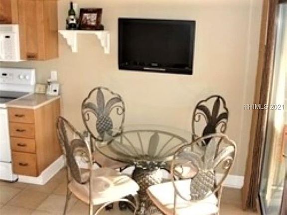 3rd image of 23 S Forest Beach Dr APT 221