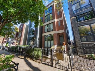 2329 N Leavitt St #3, Chicago, IL 60647