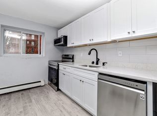 10 Bryon Rd #4, Chestnut Hill, MA 02467