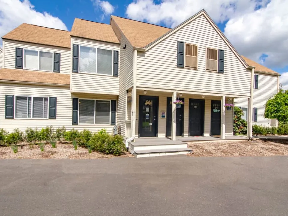 Briar Knoll Apartments
