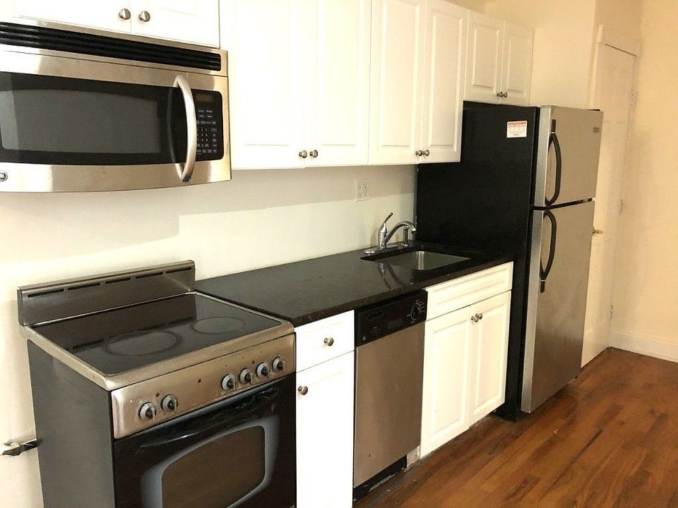 2nd image of 610 W 196th St APT 4A