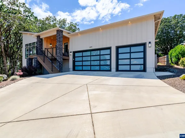 2818 SW Wolverine Dr, Corvallis, OR 97333