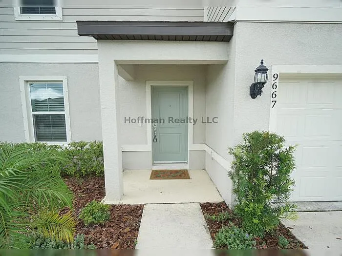 4 bed, 2.5 bath, 2890 sqft, $3,250 — Photo 2