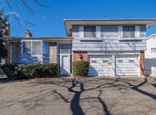 1044 Peninsula Blvd, Woodmere, NY 11598
