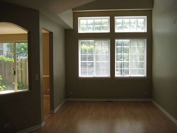 4th image of 37 W Briarwood Dr #37