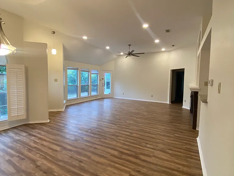 4644 Booth Dr — Photo 23