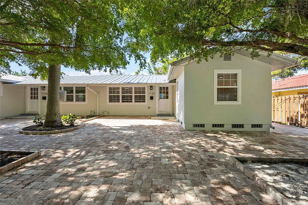 2 bed, 1.0 bath, 865 sqft, $2,400 — Photo 2