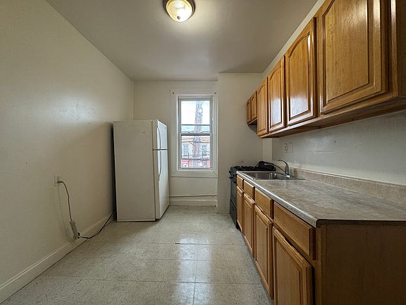 3rd image of 12020 Liberty Ave Ste 2