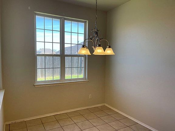 4th image of 2733 SE 91st St