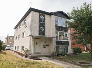 11200 S Moraine Dr, Palos Hills, IL 60465