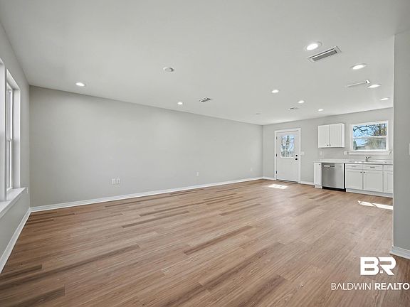 5th image of 76 Fincher Ln