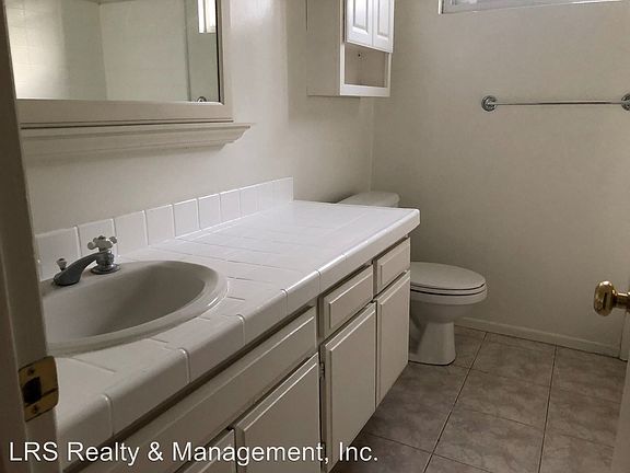 3rd image of 914 Lincoln Blvd APT 207