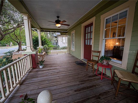 3rd image of 721 Park Hill Ave