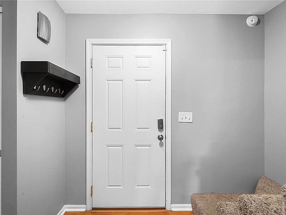 5th image of 1099 Beaver Valley Rd