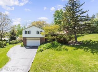 3338 Serenity Rd, Oakland, MI 48363