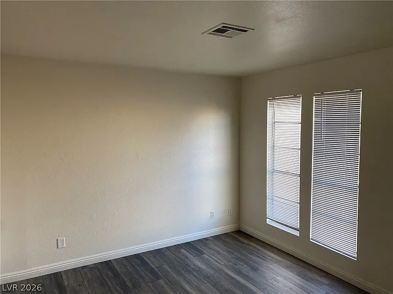 3911 Cambridge St #4 — Photo 5