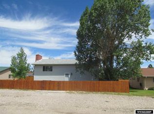 908 W Main Ave, Saratoga, WY 82331
