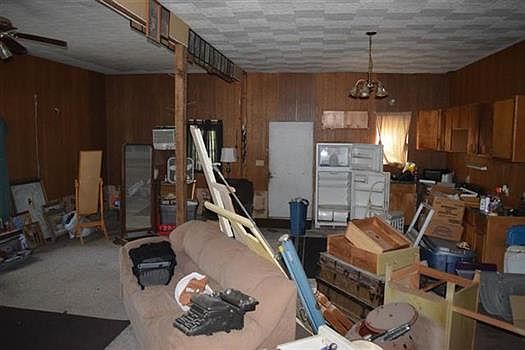 3rd image of 1590 S Pine St