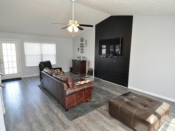 5th image of 1084 Schauer Dr