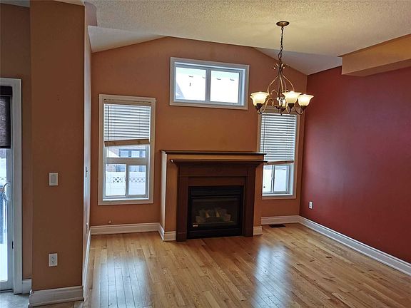 3rd image of 31 Moraine Dr