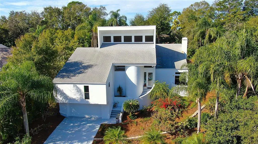 3 bed, 2.5 bath, 3102 sqft, $6,200 — Photo 1