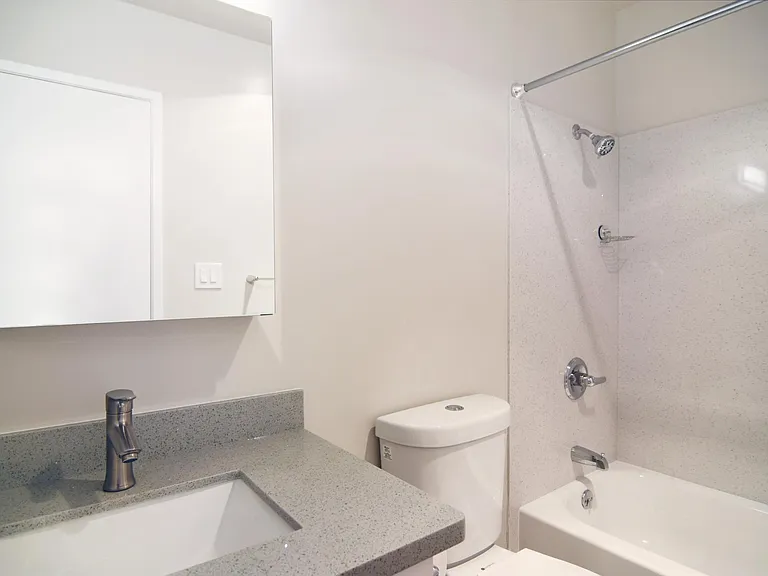 1126 Marin Ave #6 — Photo 2