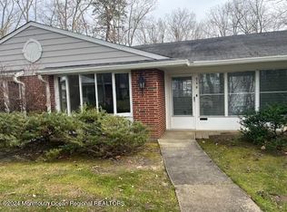 614B Lake Point Dr, Lakewood, NJ 08701