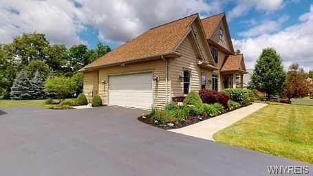 3rd image of 5160 Willowbrook Dr W