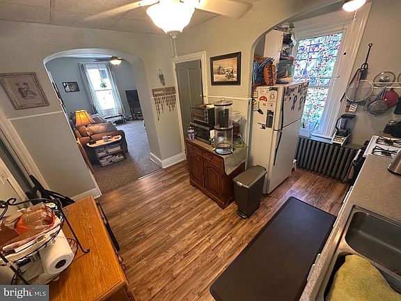 4th image of 2223 Amosland Rd