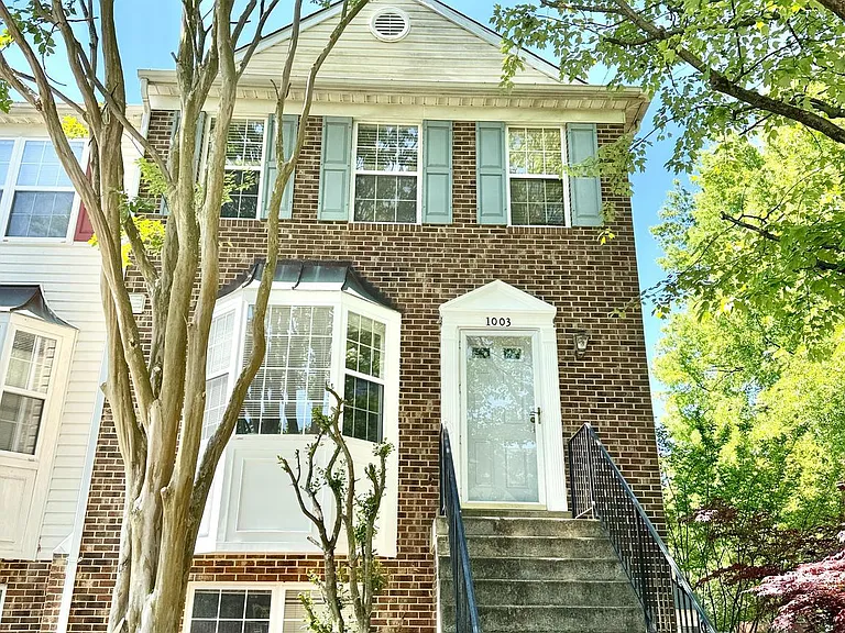 1003 Simsbury Ct — Photo 1
