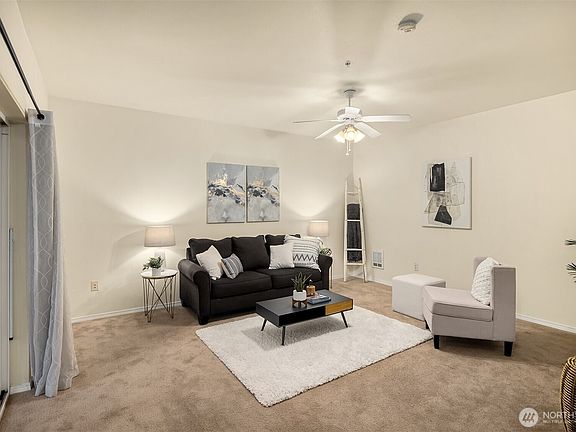 4th image of 3116 164th Street SW #2007