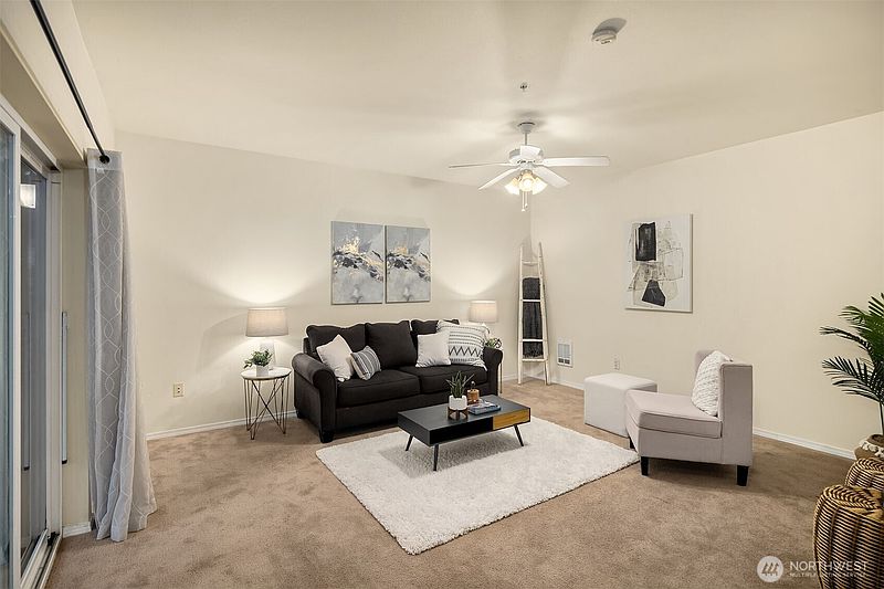 4th image of 3116 164th Street SW #2007