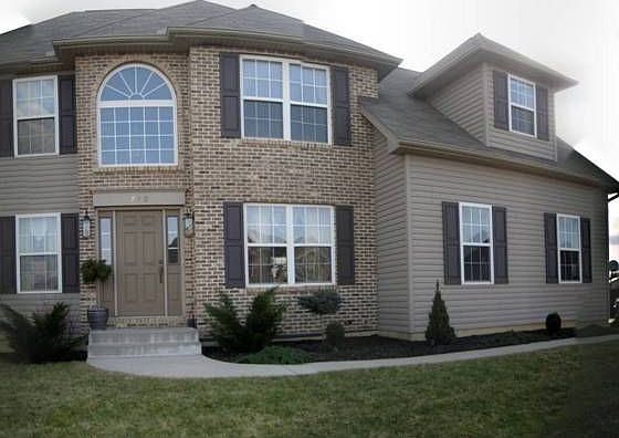 1st image of 790 Iroquois Dr